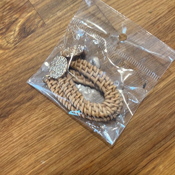 NEW - Rattan Earrings - Picture 3 of 3